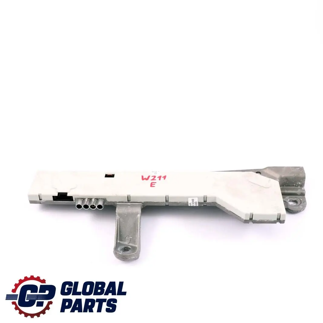 Antenne Radio Module Amplificateur pour Mercedes W211 à propos du numéro de pièce A2118200089 Mercedes W211 Antenne Radio Module Amplificateur - SKU A2118200089 - Numéro de pièce A2118200089