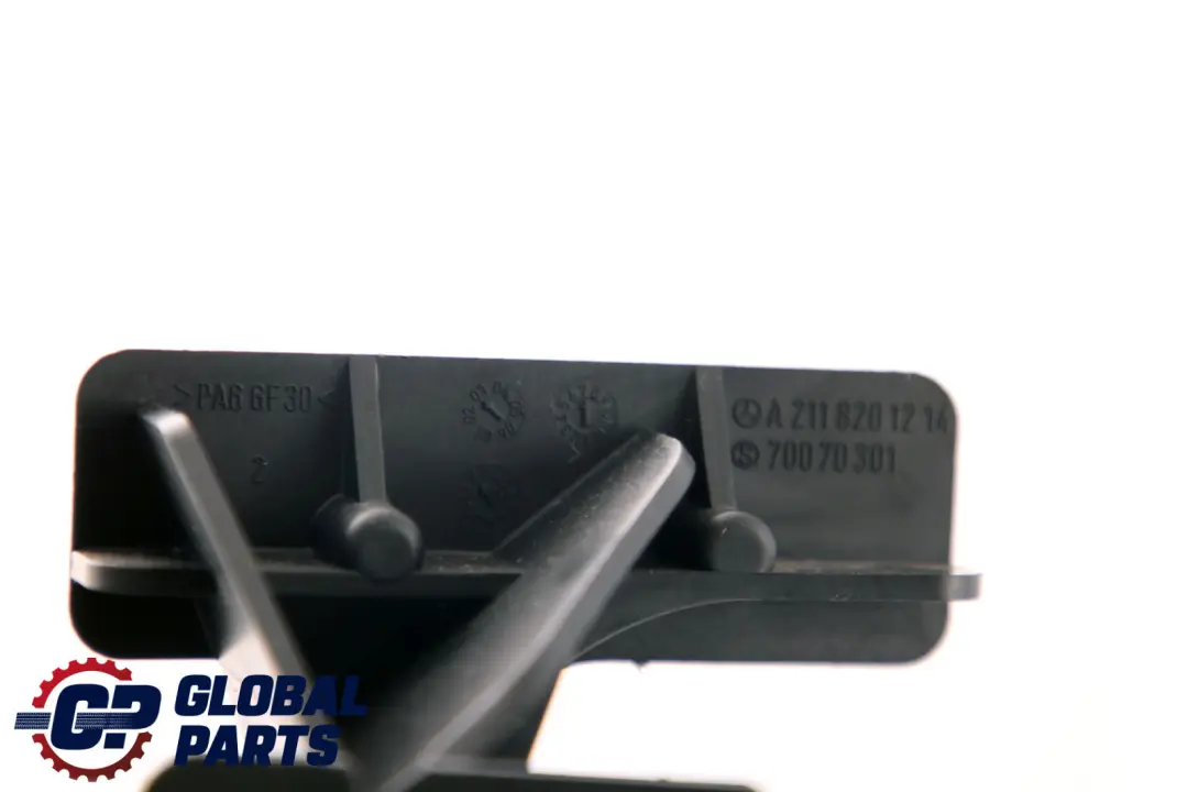 E-Klasse S211 Kombi Halterung Stellmotor Tankklappe für Mercedes mit Teilenummer A2118201214 Mercedes E-Klasse S211 Kombi Halterung Stellmotor Tankklappe - SKU A2118201214 - Teilenummer A2118201214