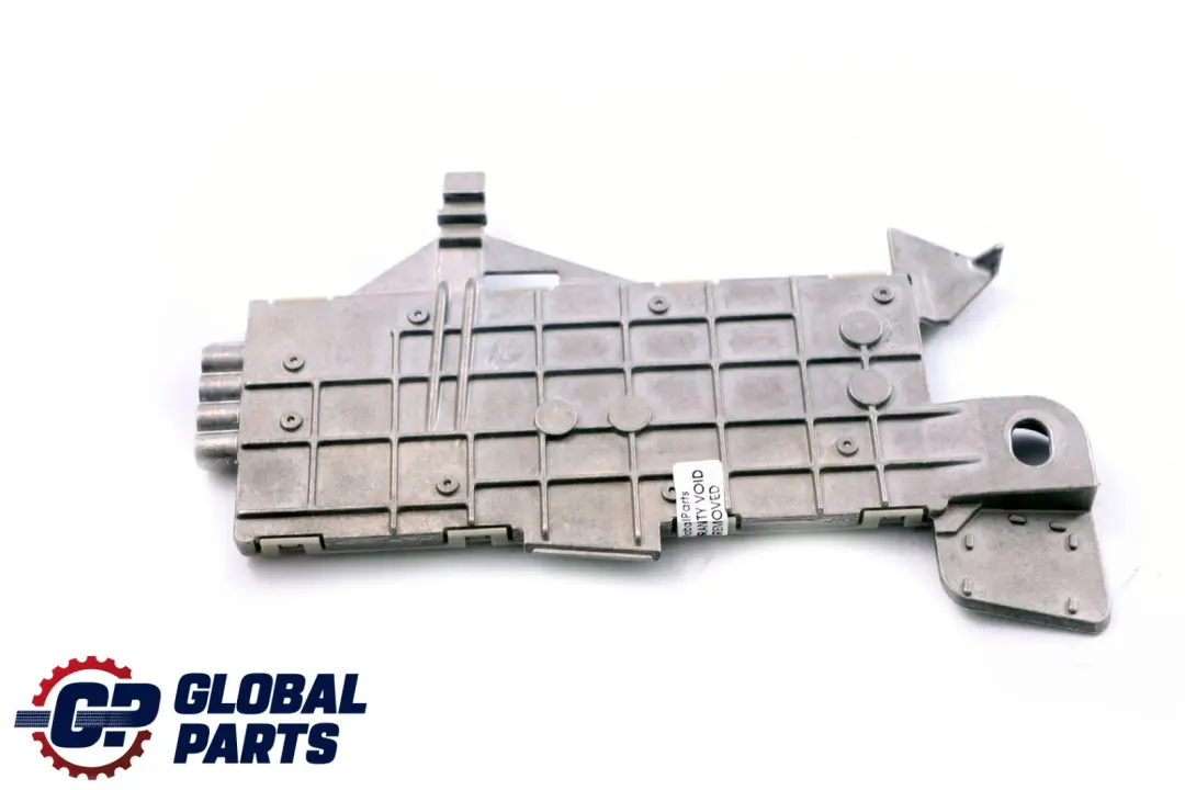 Mercedes-Benz E-Class S211 Touring Aerial Antenna Amplifier to with Part number A2118202989 Mercedes-Benz E-Class S211 Touring Aerial Antenna Amplifier - SKU A2118202989 - Part number A2118202989