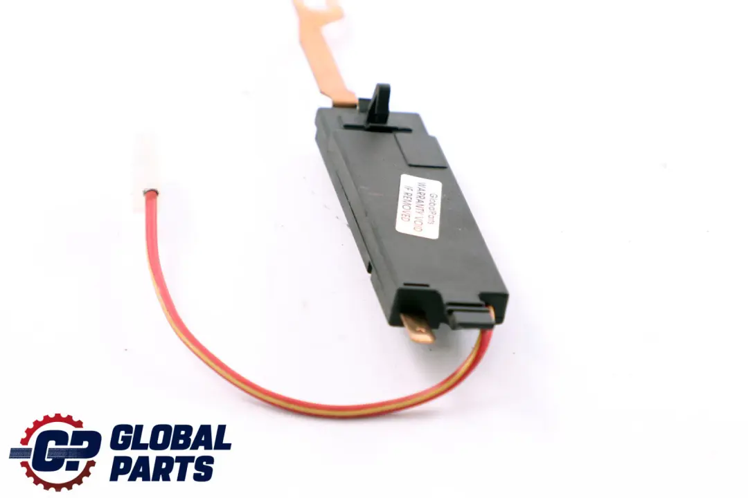 Mercedes-Benz E-Class S211 Estate Antenna Amplifier Rear Right O/S to with Part number A2118209689 Mercedes-Benz E-Class S211 Estate Antenna Amplifier Rear Right O/S - SKU A2118209689 - Part number A2118209689