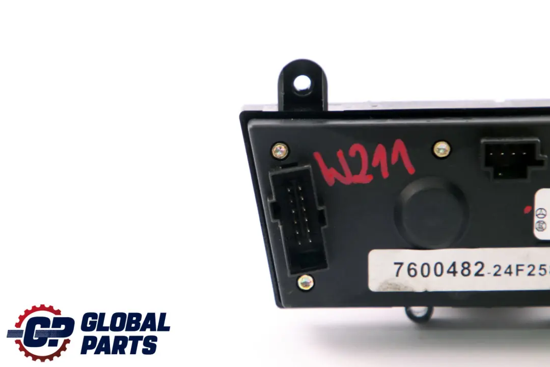 Classe E S211 W211 Sensori Interruttore Parktronic Sistema per Mercedes con numero di parte A2118213058 Mercedes Classe E S211 W211 Sensori Interruttore Parktronic Sistema - SKU A2118213058 - Numero di parte A2118213058