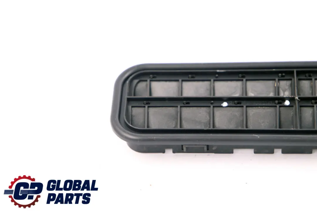 Mercedes-Benz S211 Ventilation Grille de Ventilation Decharge pour à propos du numéro de pièce A2118300042 Mercedes-Benz S211 Ventilation Grille de Ventilation Decharge - SKU A2118300042 - Numéro de pièce A2118300042