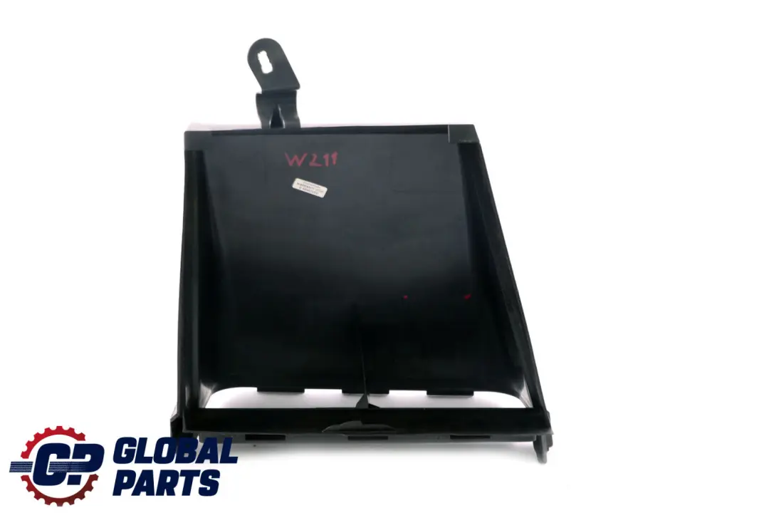 Mercedes-Benz Clase E W211 Tapa del filtro de habitáculo para con número de pieza A2118300103 Mercedes-Benz Clase E W211 Tapa del filtro de habitáculo - SKU A2118300103 - Número de pieza A2118300103