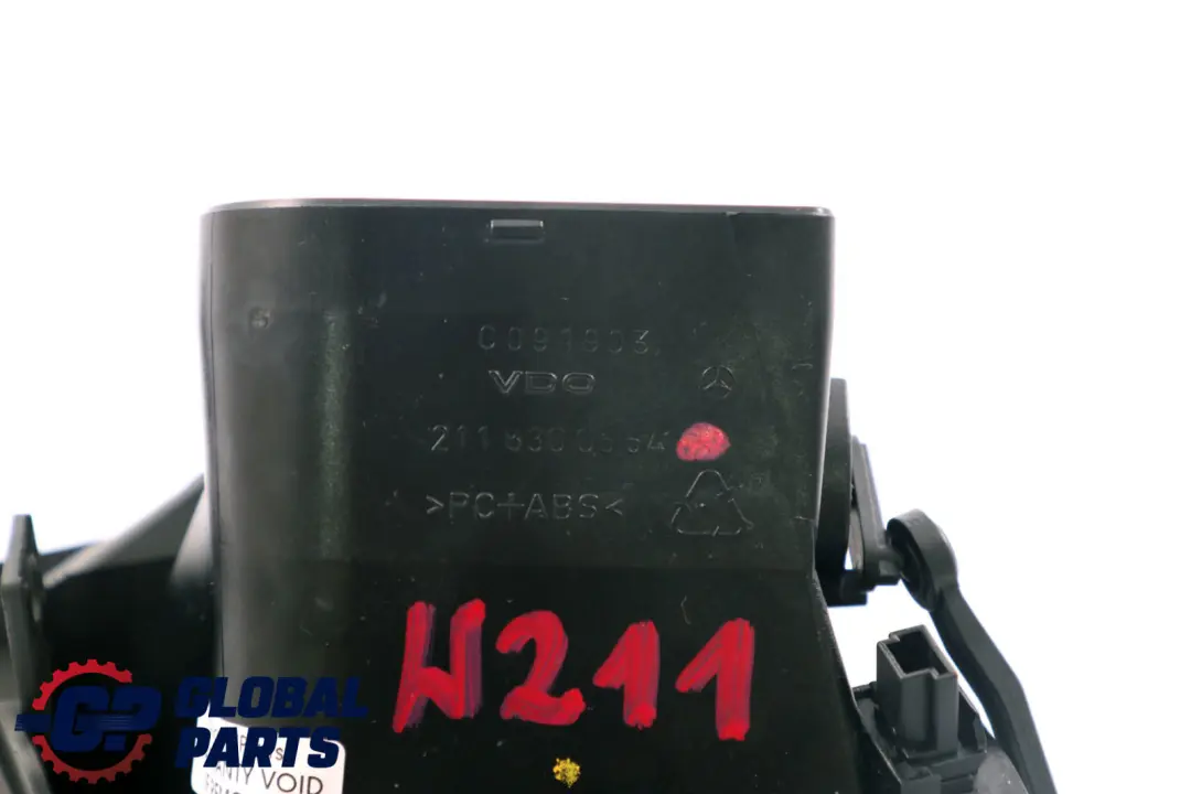 Mercedes W211 Tableau de bord ventilation droite - SKU A2118300654 - Numéro de pièce A2118300654