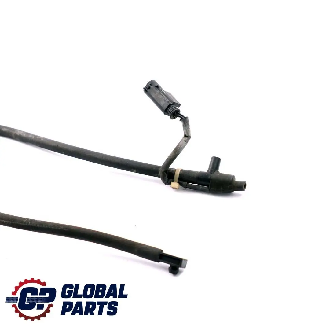 W219 Tubo del liquido di lavaggio Riscaldamento per Mercedes W211 con numero di parte A2118600092 Mercedes W211 W219 Tubo del liquido di lavaggio Riscaldamento - SKU A2118600092-1 - Numero di parte A2118600092