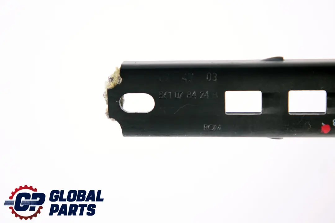 Regolatore altezza cintura sicurezza anteriore per Mercedes S211 Touring con numero di parte A2118600388 Mercedes S211 Touring Regolatore altezza cintura sicurezza anteriore - SKU A2118600388 - Numero di parte A2118600388