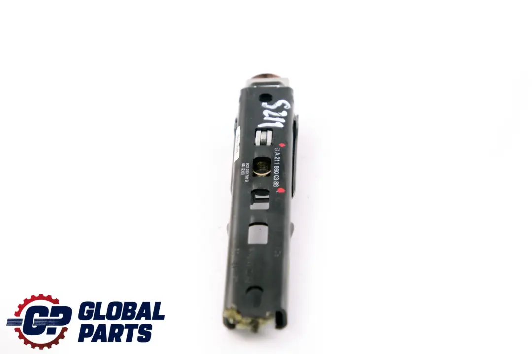 Regolatore altezza cintura sicurezza anteriore per Mercedes S211 Touring con numero di parte A2118600388 Mercedes S211 Touring Regolatore altezza cintura sicurezza anteriore - SKU A2118600388 - Numero di parte A2118600388