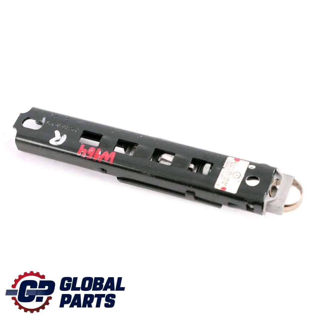 Regolatore altezza cintura anteriore sinistra destra per Mercedes W164 W211 con numero di parte A2118600688 Mercedes W164 W211 Regolatore altezza cintura anteriore sinistra destra - SKU A2118600688 - Numero di parte A2118600688