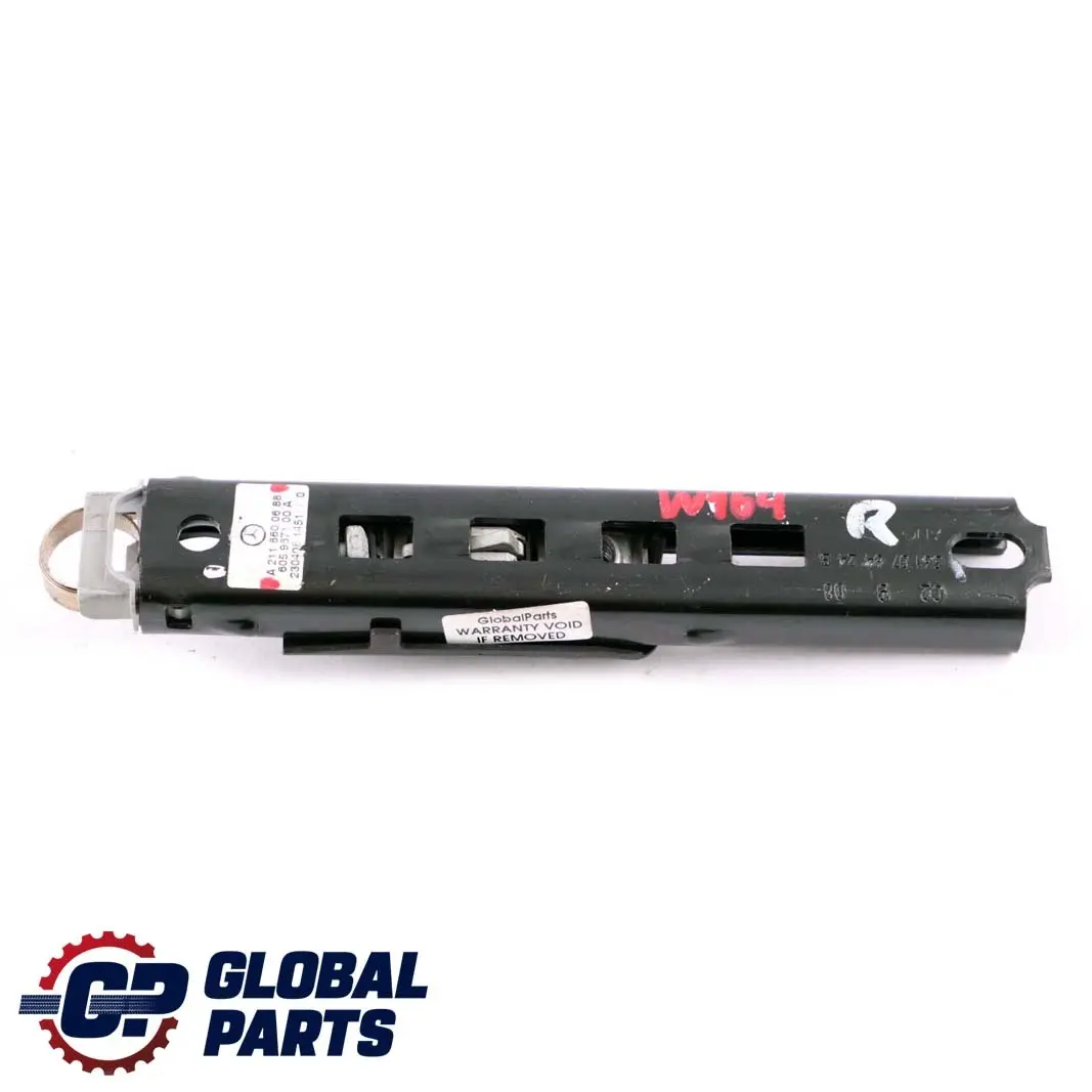 Regolatore altezza cintura anteriore sinistra destra per Mercedes W164 W211 con numero di parte A2118600688 Mercedes W164 W211 Regolatore altezza cintura anteriore sinistra destra - SKU A2118600688 - Numero di parte A2118600688