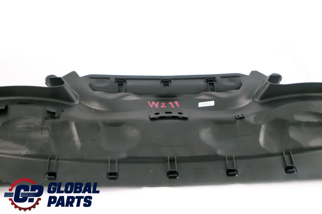 Mercedes-Benz S211 W211 Condotto Leitblende Cofano per con numero di parte A2118800036 Mercedes-Benz S211 W211 Condotto Leitblende Cofano - SKU A2118800036 - Numero di parte A2118800036