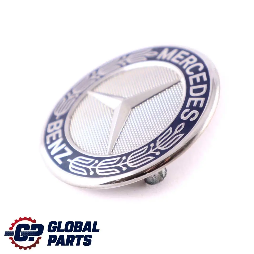 Emblemat Maski Znaczek do Mercedes W176 W246 C117 o numerze A2188170116 Mercedes W176 W246 C117 Emblemat Maski Znaczek - SKU A2188170116 - Numer Części A2188170116