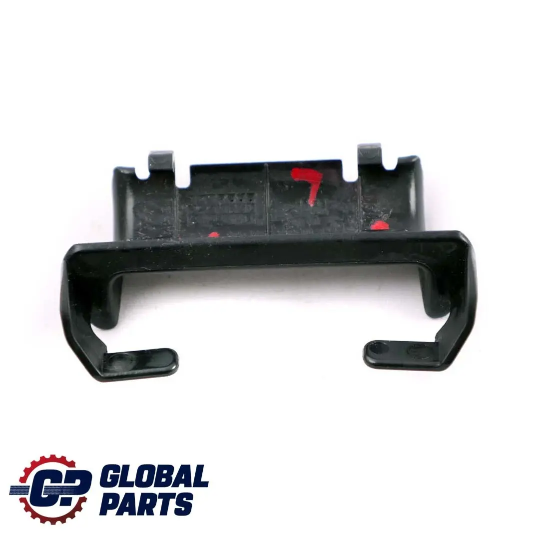 Protector de cinturón de seguridad delantero Guía de borde para Mercedes W176 W205 con número de pieza A2188680144 Mercedes W176 W205 Protector de cinturón de seguridad delantero Guía de borde - SKU A2188680144 - Número de pieza A2188680144