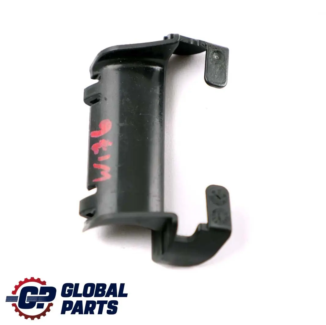 Mercedes W176 W205 Protector de cinturón de seguridad delantero Guía de borde - SKU A2188680144 - Número de pieza A2188680144