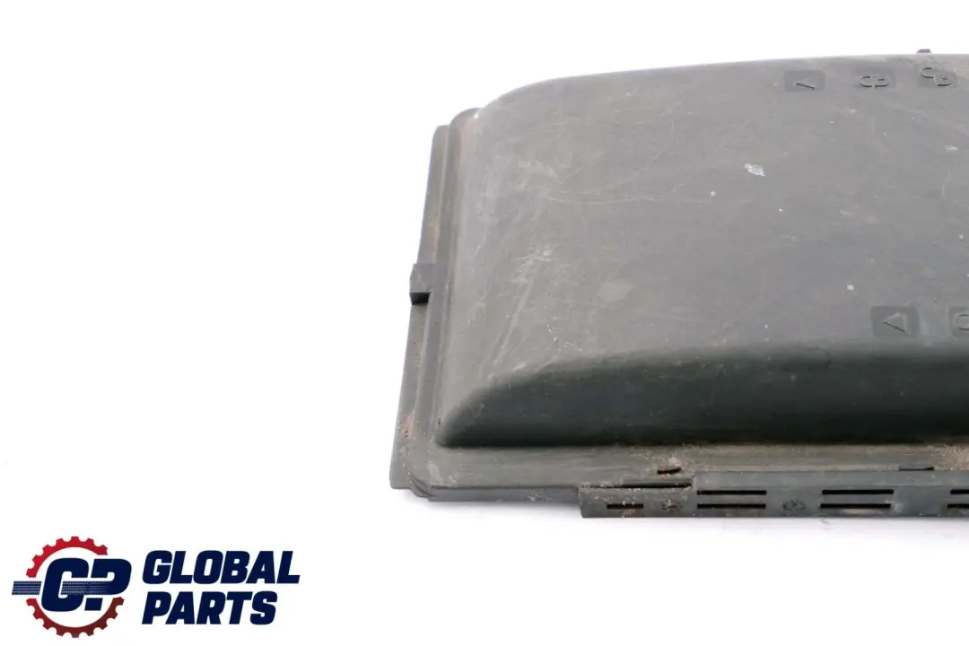 Unità Scatola Fusibili Anteriore Destra Coperchio per Mercedes C215 W220 con numero di parte A2205400382 Mercedes C215 W220 Unità Scatola Fusibili Anteriore Destra Coperchio - SKU A2205400382 - Numero di parte A2205400382