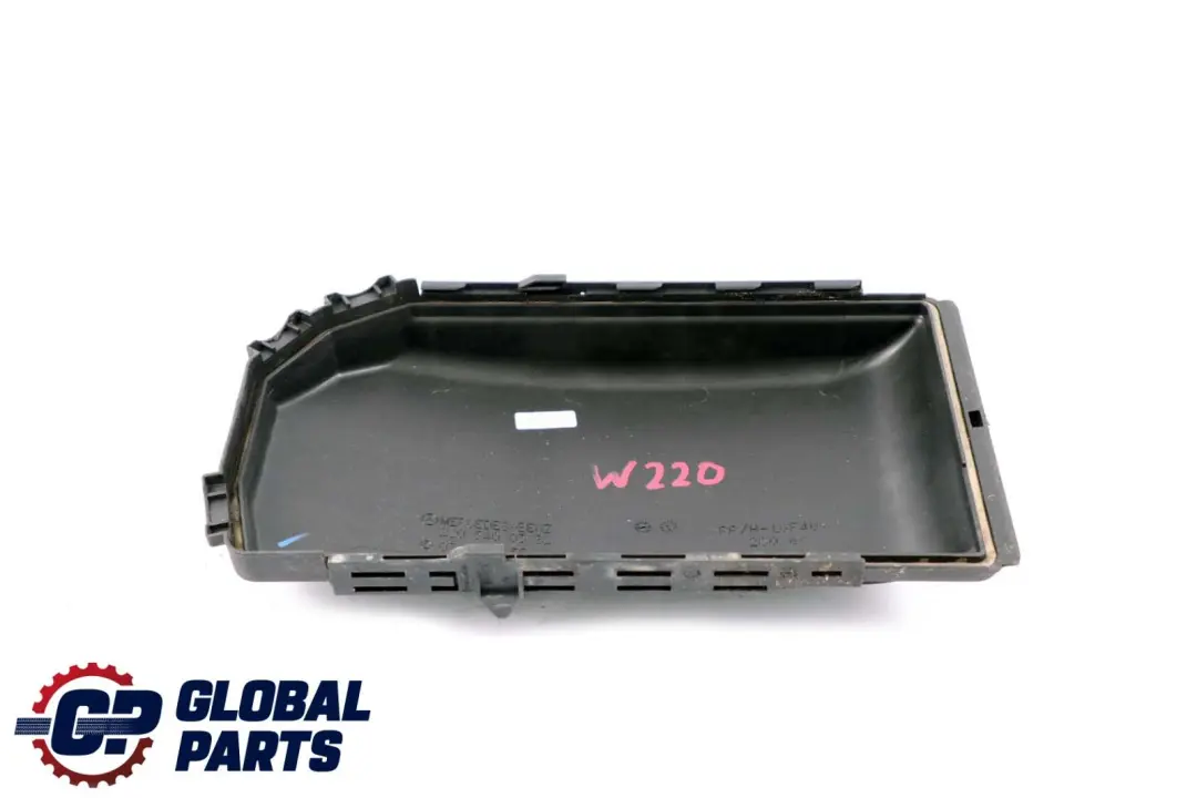 Caja de fusibles delantera derecha Tapa para Mercedes C215 W220 con número de pieza A2205400382 Mercedes C215 W220 Caja de fusibles delantera derecha Tapa - SKU A2205400382 - Número de pieza A2205400382