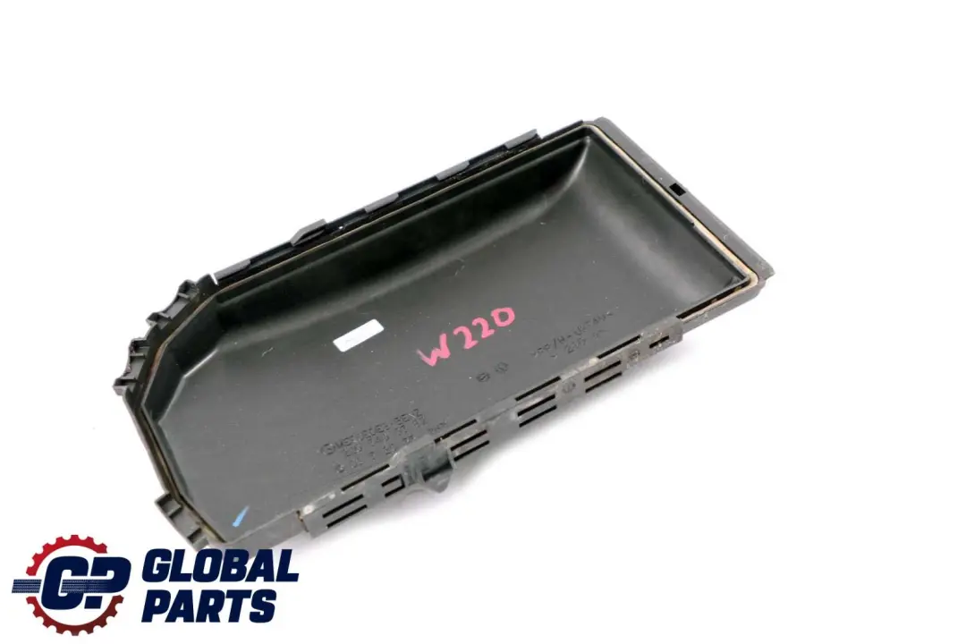 Unità Scatola Fusibili Anteriore Destra Coperchio per Mercedes C215 W220 con numero di parte A2205400382 Mercedes C215 W220 Unità Scatola Fusibili Anteriore Destra Coperchio - SKU A2205400382 - Numero di parte A2205400382