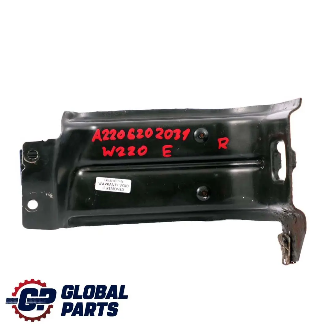 Mocowanie uchwyt pasa prawy przód do MERCEDES S W220 o numerze A2206202031 MERCEDES S W220 Mocowanie uchwyt pasa prawy przód - SKU A2206202031 - Numer Części A2206202031