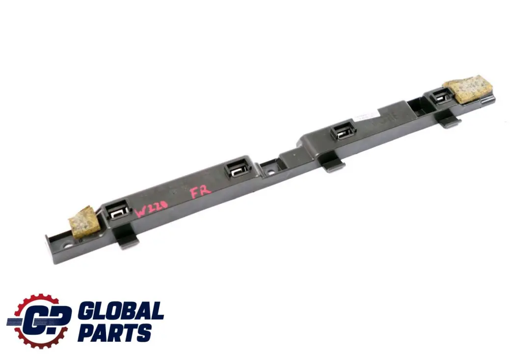 Delantero Derecho Umbral De La Puerta Entrada Soporte para Mercedes W220 con número de pieza A2206800256 Mercedes W220 Delantero Derecho Umbral De La Puerta Entrada Soporte - SKU A2206800256 - Número de pieza A2206800256