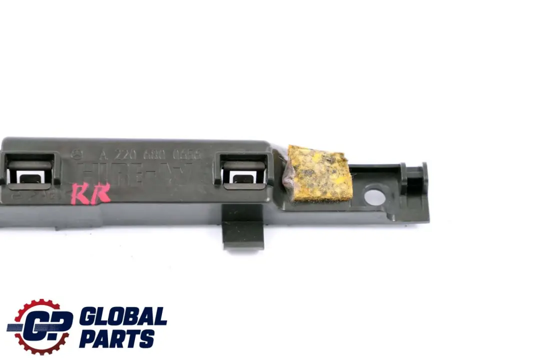Mercedes W220 Trasera Derecha Umbral de Puerta Entrada Trimn Titular - SKU A2206800656 - Número de pieza A2206800656