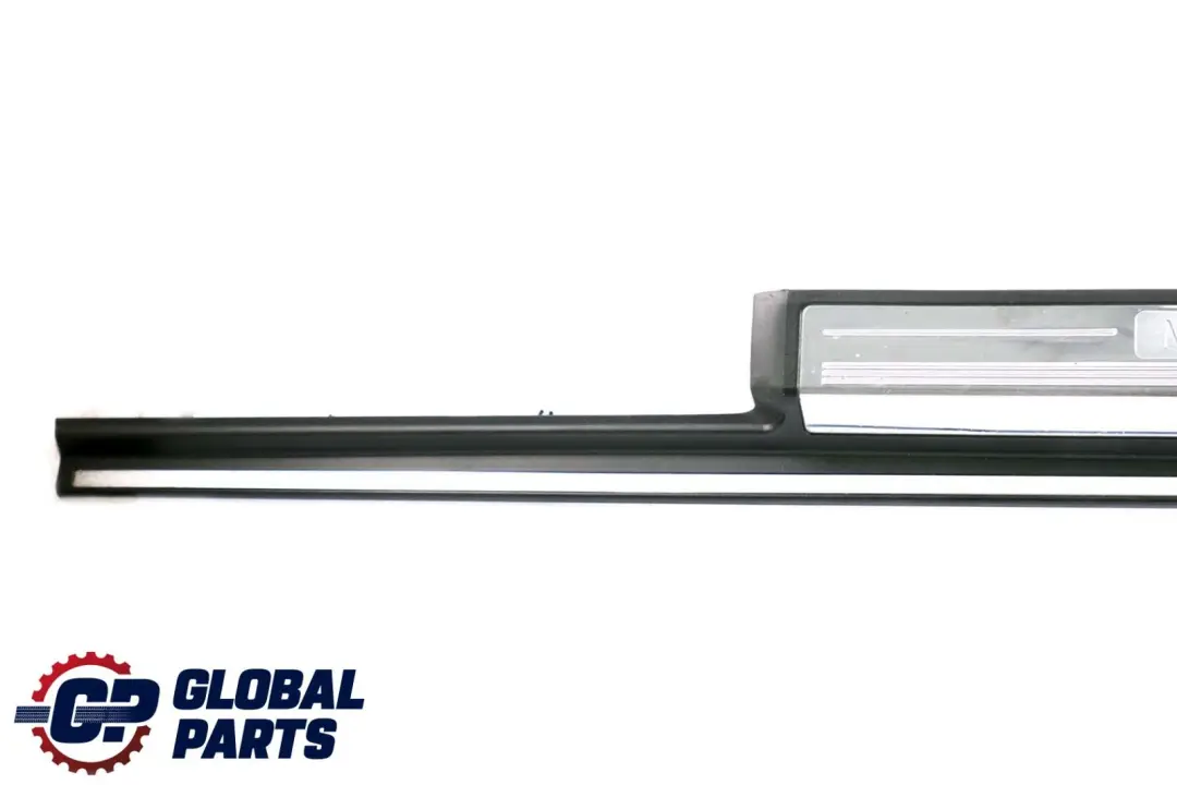 Delantero Derecho Umbral de Puerta Placa de Entrada Cubierta Trim para Mercedes W220 con número de pieza A2206804435 Mercedes W220 Delantero Derecho Umbral de Puerta Placa de Entrada Cubierta Trim - SKU A2206804435 - Número de pieza A2206804435