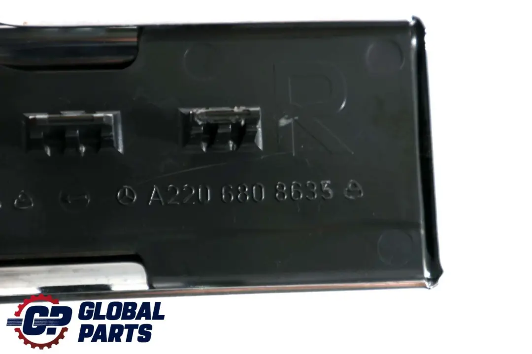 Trasera Derecha Umbral De La Puerta Placa De Entrada Cubierta para Mercedes W220 con número de pieza A2206805835 Mercedes W220 Trasera Derecha Umbral De La Puerta Placa De Entrada Cubierta - SKU A2206805835 - Número de pieza A2206805835