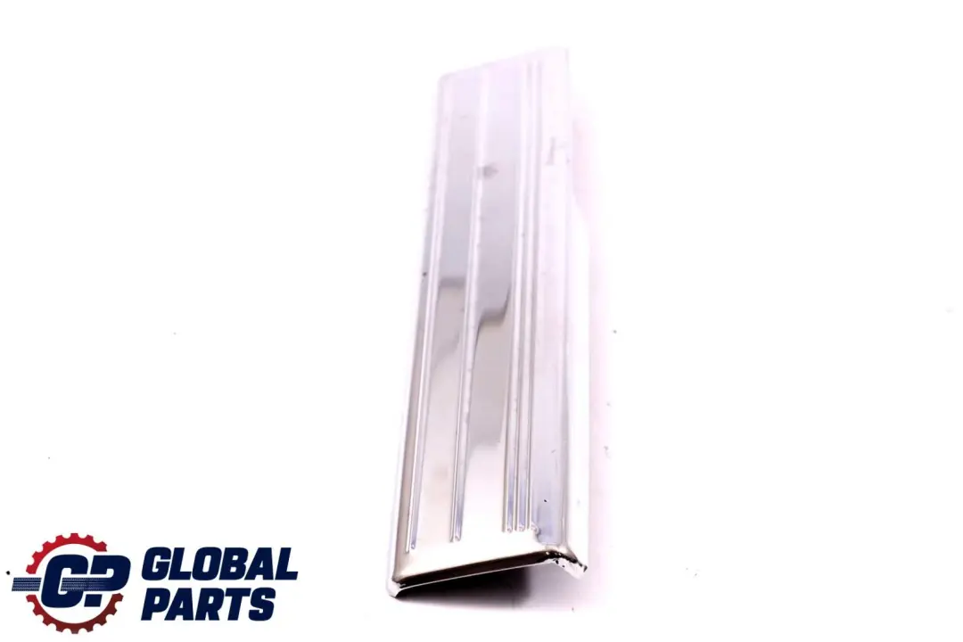 Davanzale Posteriore Destro Della Porta Piatto Ingresso Copertura per Mercedes W220 con numero di parte A2206805835 Mercedes W220 Davanzale Posteriore Destro Della Porta Piatto Ingresso Copertura - SKU A2206805835 - Numero di parte A2206805835