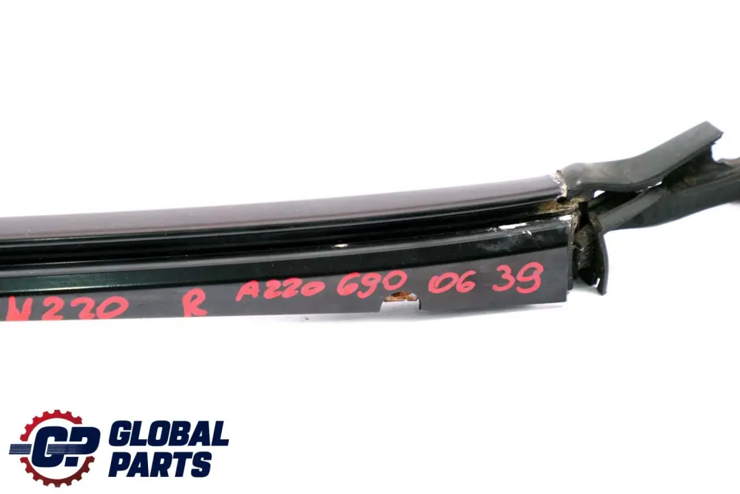 MERCEDES-BENZ CLASSE S W220 Moulage Avant Droite Pare-Brise A2206982698 pour à propos du numéro de pièce A2206900639 MERCEDES-BENZ CLASSE S W220 Moulage Avant Droite Pare-Brise A2206982698 - SKU A2206900639 - Numéro de pièce A2206900639