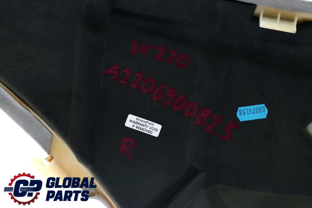 Mercedes-Benz S-Class W220 C-Pillar Trim Panel Cover Right Rear A2206950437 para con número de pieza A2206900825 Mercedes-Benz S-Class W220 C-Pillar Trim Panel Cover Right Rear A2206950437 - SKU A2206900825 - Número de pieza A2206900825