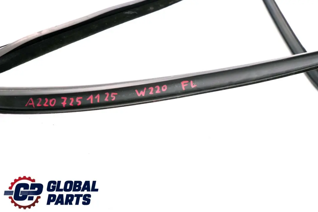 Puerta Delantera Izquierda Ventana Guia Junta Sellado para Mercedes W220 con número de pieza A2207251125 Mercedes W220 Puerta Delantera Izquierda Ventana Guia Junta Sellado - SKU A2207251125 - Número de pieza A2207251125