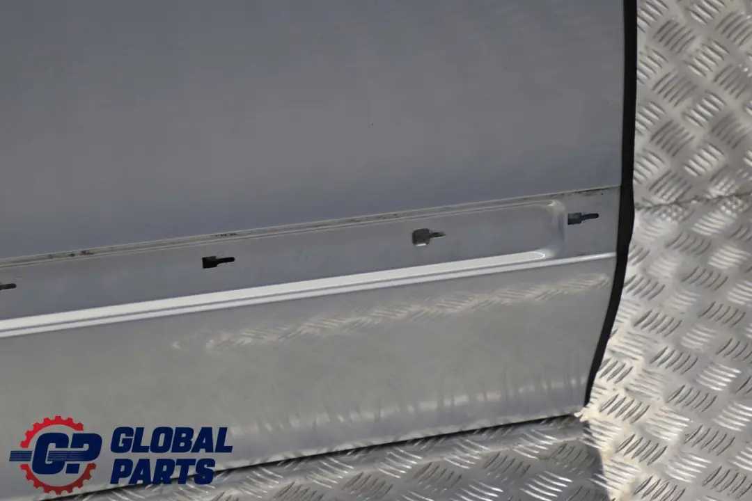 Mercedes-Benz S-Class W220 Door Rear Right O/S Blue Chalcedonblau Blue to with Part number A2207200105 Mercedes-Benz S-Class W220 Door Rear Right O/S Blue Chalcedonblau Blue - SKU A2207300205-QB - Part number A2207200105
