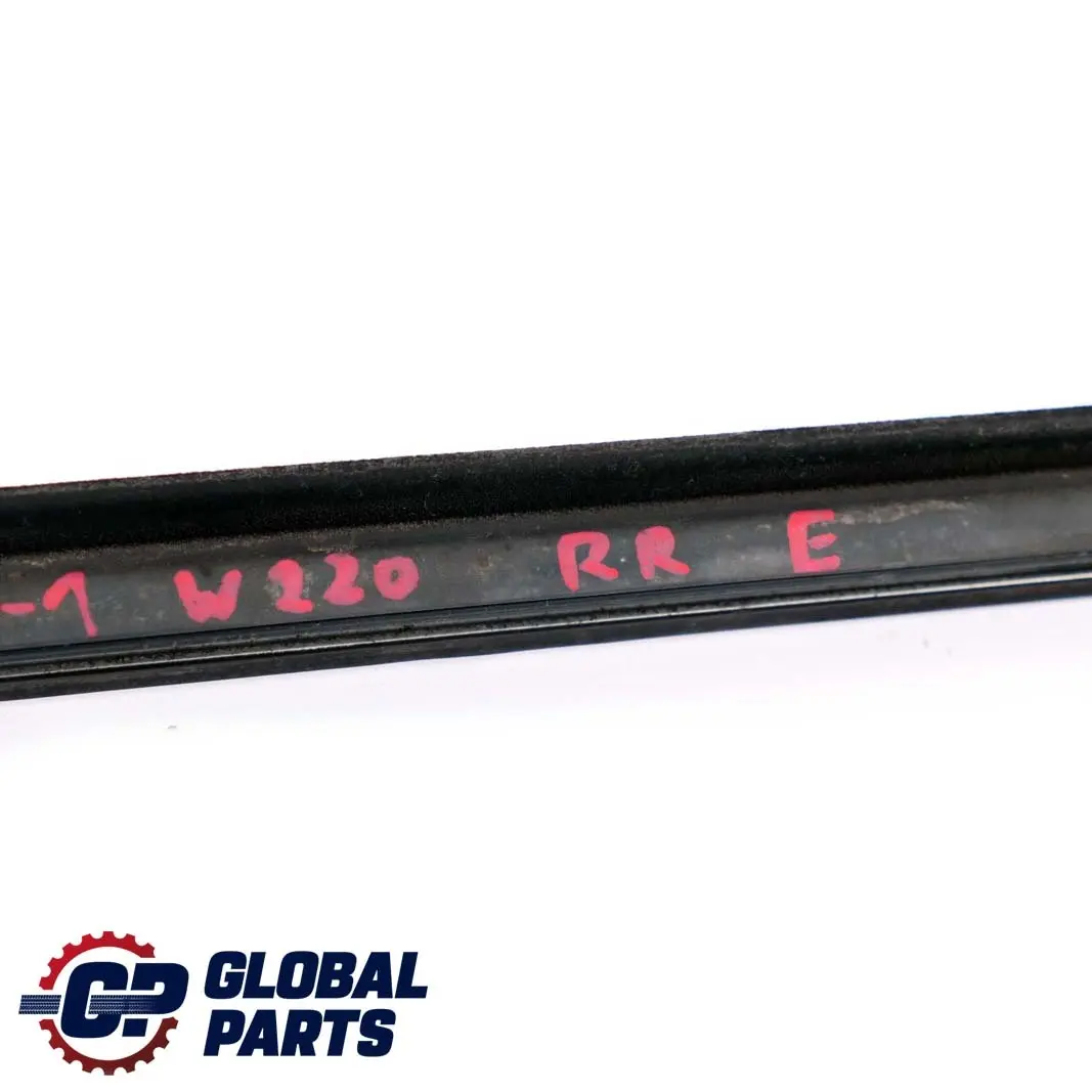 Junta Riel De Sellado Izquierda Derecha Puerta Trasera para Mercedes W220 con número de pieza A2207300724 Mercedes W220 Junta Riel De Sellado Izquierda Derecha Puerta Trasera - SKU A2207300724-1 - Número de pieza A2207300724