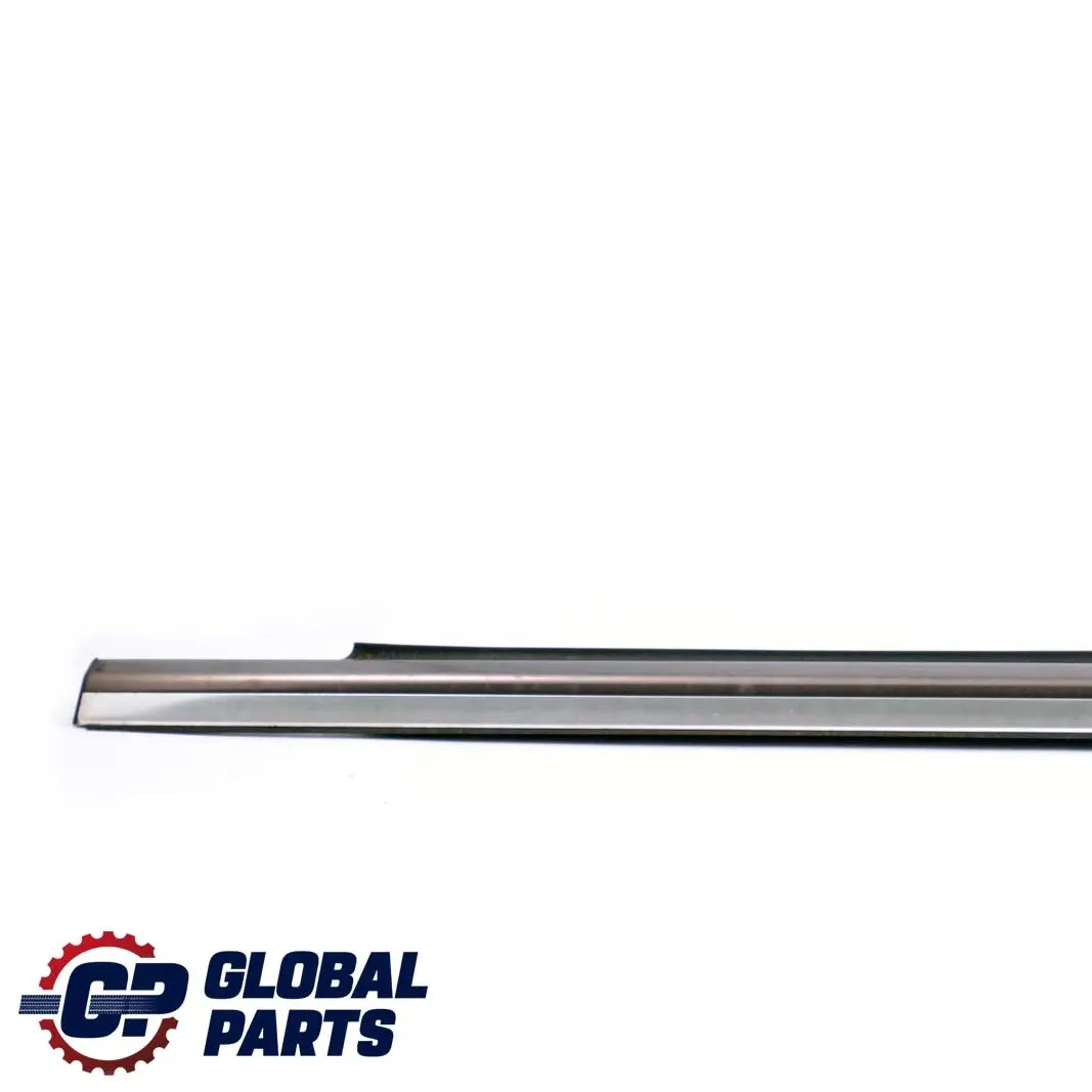 Guarnizione Guida tenuta Sinistra Destra Porta posteriore per Mercedes S W220 con numero di parte A2207300724 Mercedes S W220 Guarnizione Guida tenuta Sinistra Destra Porta posteriore - SKU A2207300724 - Numero di parte A2207300724