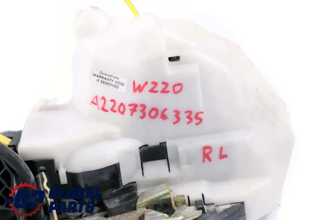 Schließen Verriegelung Anschluss Hinten Links für Mercedes S W220 mit Teilenummer A2207306335 Mercedes S W220 Schließen Verriegelung Anschluss Hinten Links - SKU A2207306335 - Teilenummer A2207306335
