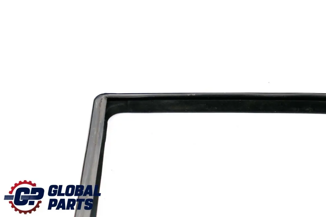 Guía Ventana Junta De Sellado Puerta Trasera Izquierda para Mercedes W220 con número de pieza A2207350125 Mercedes W220 Guía Ventana Junta De Sellado Puerta Trasera Izquierda - SKU A2207350125 - Número de pieza A2207350125