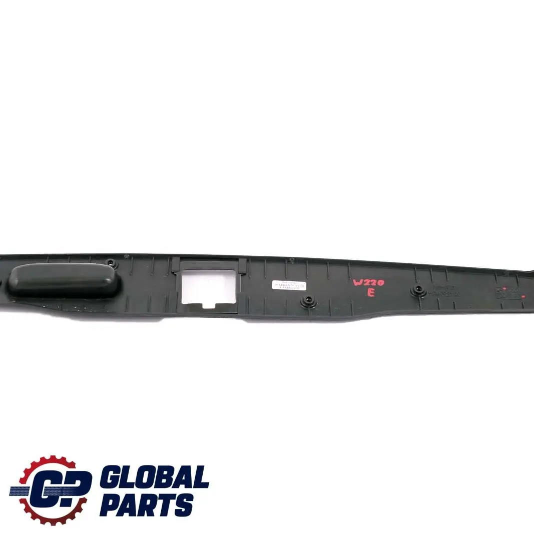 Mercedes-Benz Classe S W220 Coprimaniglia Portellone Baule per con numero di parte A2207500193 Mercedes-Benz Classe S W220 Coprimaniglia Portellone Baule - SKU A2207500193 - Numero di parte A2207500193