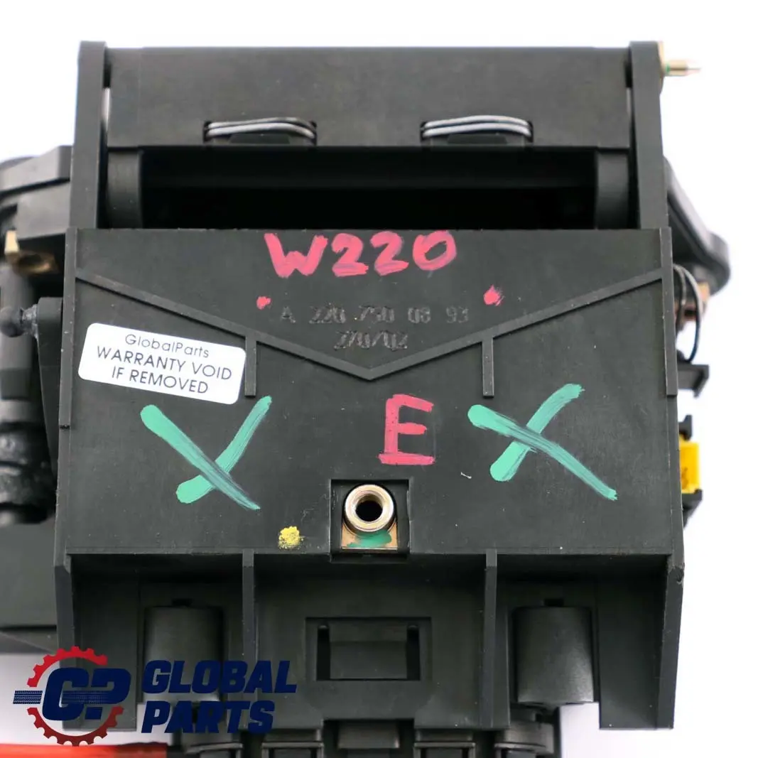 Mercedes-Benz S W220 Rear Door Tailgate Bootlid Handle Lock Catch to with Part number A2207500893 Mercedes-Benz S W220 Rear Door Tailgate Bootlid Handle Lock Catch - SKU A2207500893 - Part number A2207500893