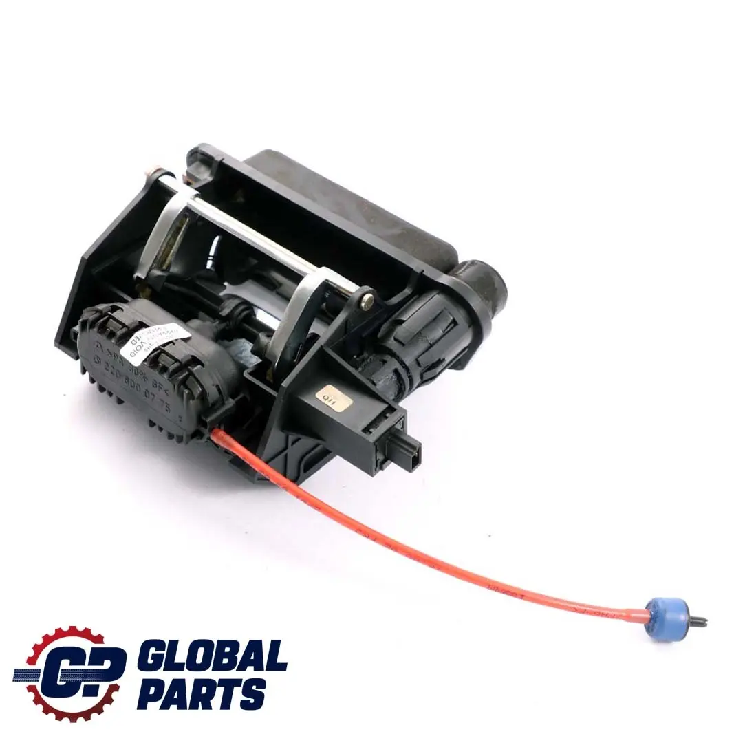 Mercedes-Benz S-Klasse W220 Schloß Griff Heckklappe Kofferraum für mit Teilenummer A2207500893 Mercedes-Benz S-Klasse W220 Schloß Griff Heckklappe Kofferraum - SKU A2207500893 - Teilenummer A2207500893