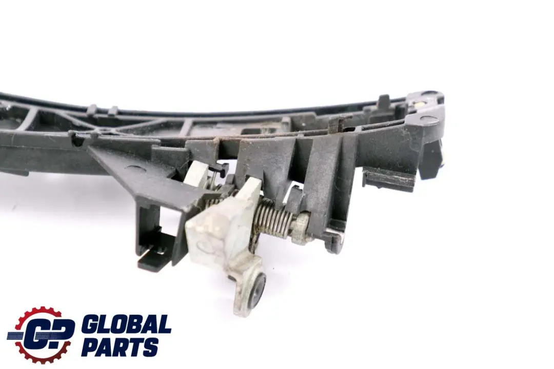 S-Klasse W220 Tür Vorne Links Handgriff Aussen Halter für Mercedes mit Teilenummer A2207600334 Mercedes S-Klasse W220 Tür Vorne Links Handgriff Aussen Halter - SKU A2207600334 - Teilenummer A2207600334