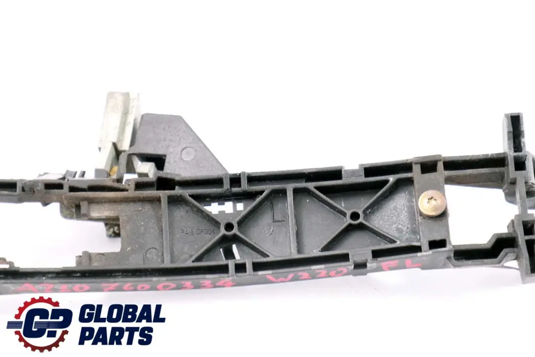 Staffa Supporto Maniglia Porta Anteriore Sinistra per Mercedes S-Class W220 con numero di parte A2207600334 Mercedes S-Class W220 Staffa Supporto Maniglia Porta Anteriore Sinistra - SKU A2207600334 - Numero di parte A2207600334