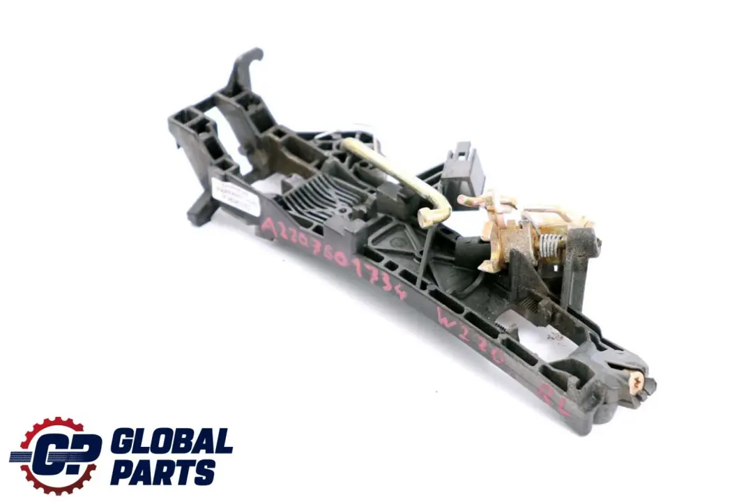 S-Klasse W220 Tür Hinten Links Handgriff Aussen Halter für Mercedes mit Teilenummer A2207601734 Mercedes S-Klasse W220 Tür Hinten Links Handgriff Aussen Halter - SKU A2207601734 - Teilenummer A2207601734