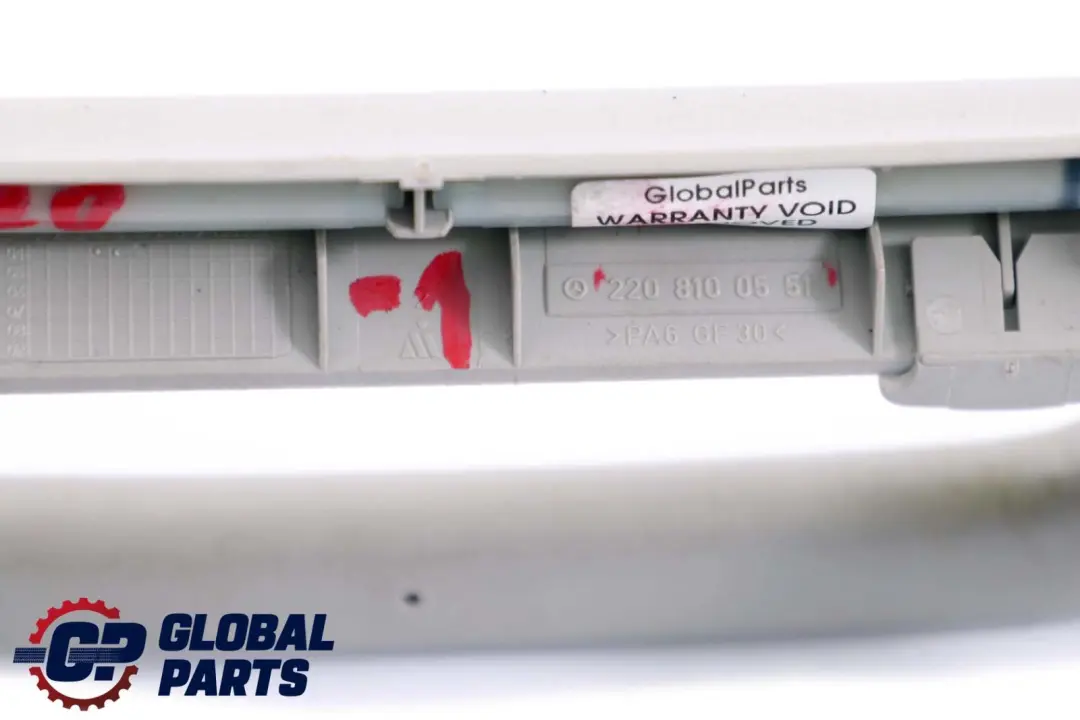 S-Klasse W220 Innen Haltegriff Rear Links Rechts Grau für Mercedes mit Teilenummer A2208100551 Mercedes S-Klasse W220 Innen Haltegriff Rear Links Rechts Grau - SKU A2208100551-1 - Teilenummer A2208100551