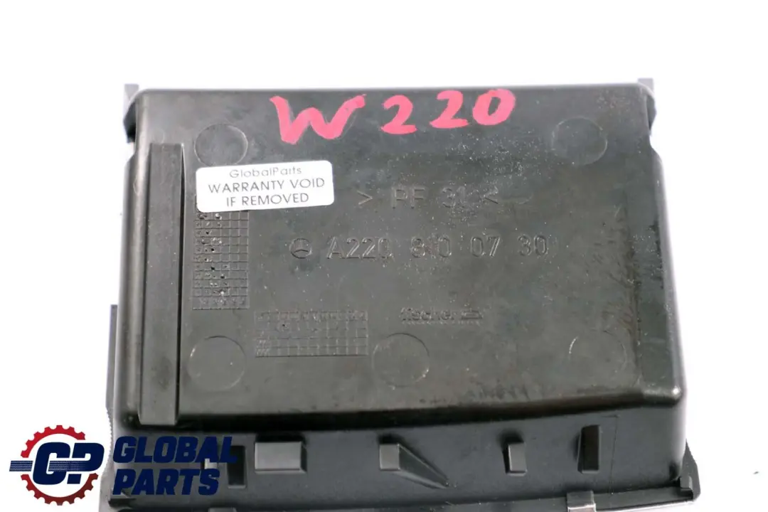 Cenicero cromado delantero Mercedes-Benz Clase S W220 2208100730 para con número de pieza A2208100730 Cenicero cromado delantero Mercedes-Benz Clase S W220 2208100730 - SKU A2208100730 - Número de pieza A2208100730