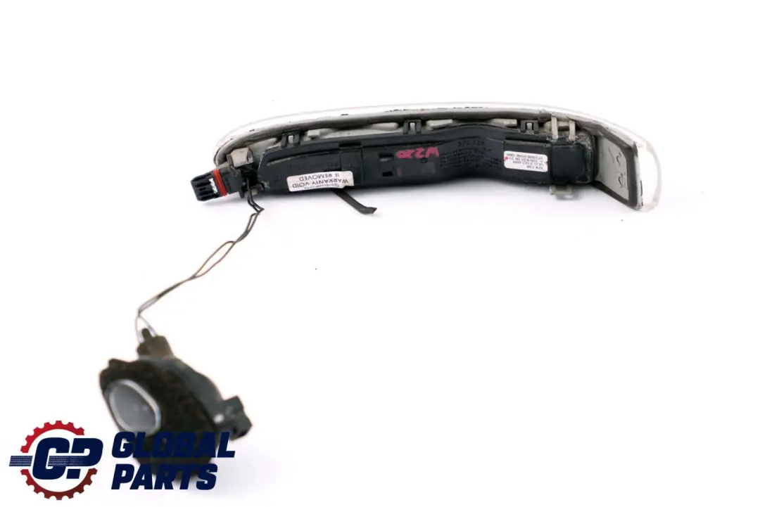 Blinker Aussenspiegel Spiegelblinker Rechts für Mercedes CL S C215 W220 mit Teilenummer A2208200621 Mercedes CL S C215 W220 Blinker Aussenspiegel Spiegelblinker Rechts - SKU A2208200621 - Teilenummer A2208200621