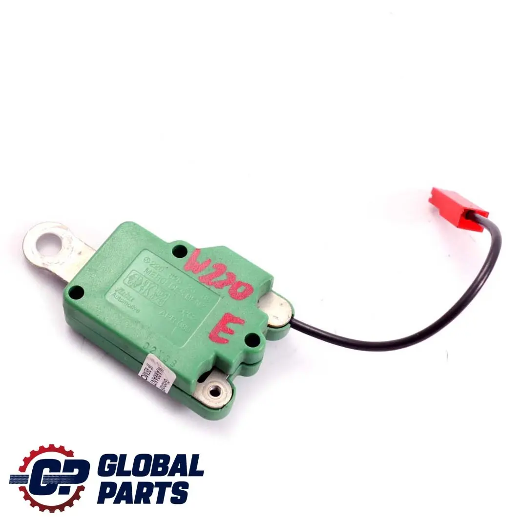 Filtro De ruido parasito De antena De radio De Mercedes-Benz S W220 para con número de pieza A2208202389 Filtro De ruido parasito De antena De radio De Mercedes-Benz S W220 - SKU A2208202389 - Número de pieza A2208202389