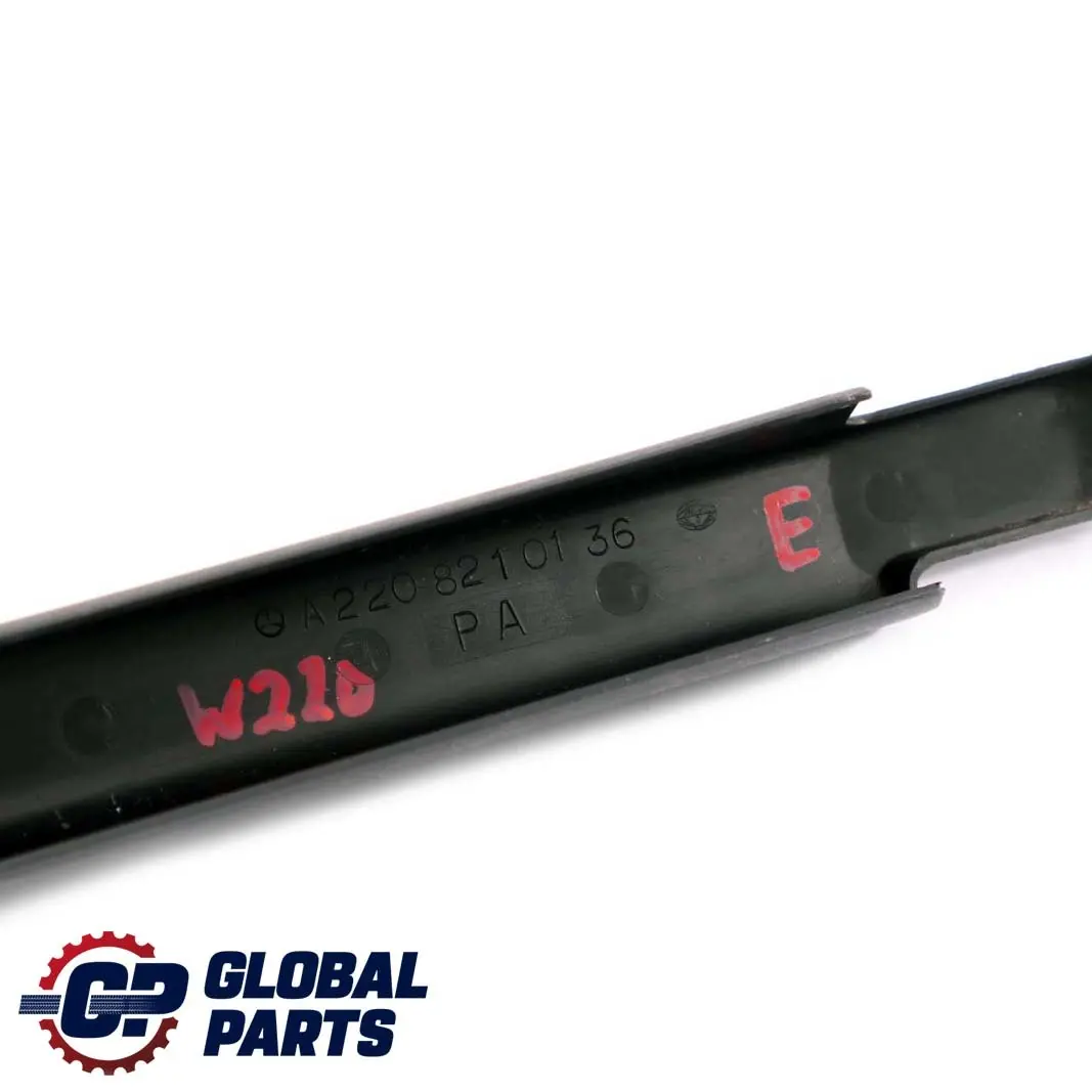 Mercedes-Benz S W220 Cubremaletero Trasero Izquierdo para con número de pieza A2208210136 Mercedes-Benz S W220 Cubremaletero Trasero Izquierdo - SKU A2208210136 - Número de pieza A2208210136