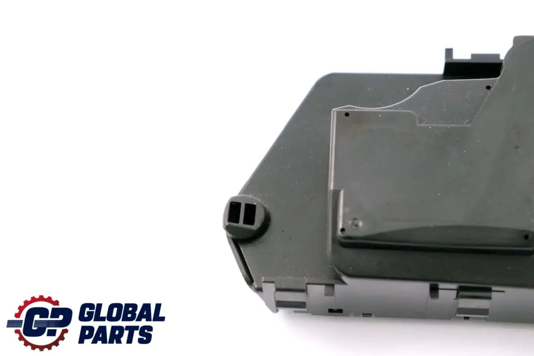 Door Control Module Unit Right O/S to Mercedes W220 Rear with Part number A2208216879 Mercedes W220 Rear Door Control Module Unit Right O/S - SKU A2208216879 - Part number A2208216879