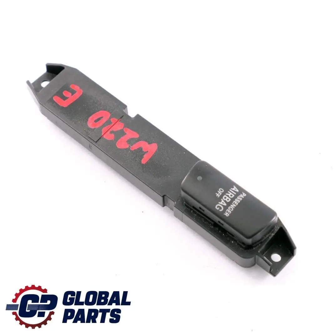 Mercedes-Benz Clase S W220 Airbag del pasajero Boton del interruptor para con número de pieza A2208218458 Mercedes-Benz Clase S W220 Airbag del pasajero Boton del interruptor - SKU A2208218458 - Número de pieza A2208218458