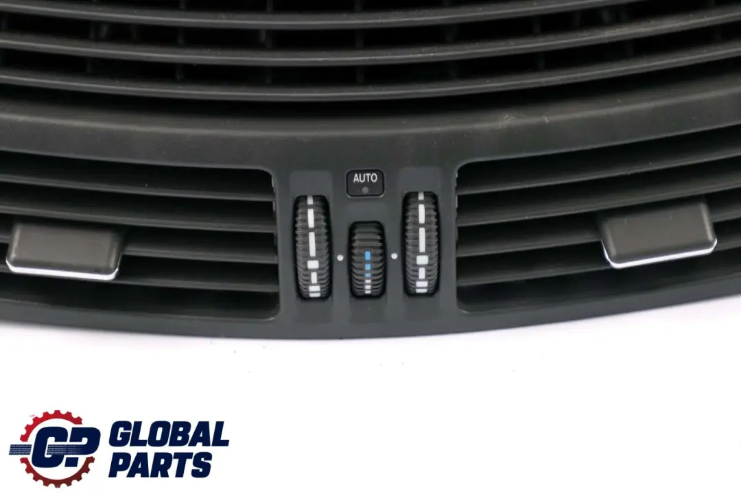 Bocchetta Aria Centrale Cruscotto Nera per Mercedes S-Class W220 con numero di parte A2208300554 Mercedes S-Class W220 Bocchetta Aria Centrale Cruscotto Nera - SKU A2208300554 - Numero di parte A2208300554
