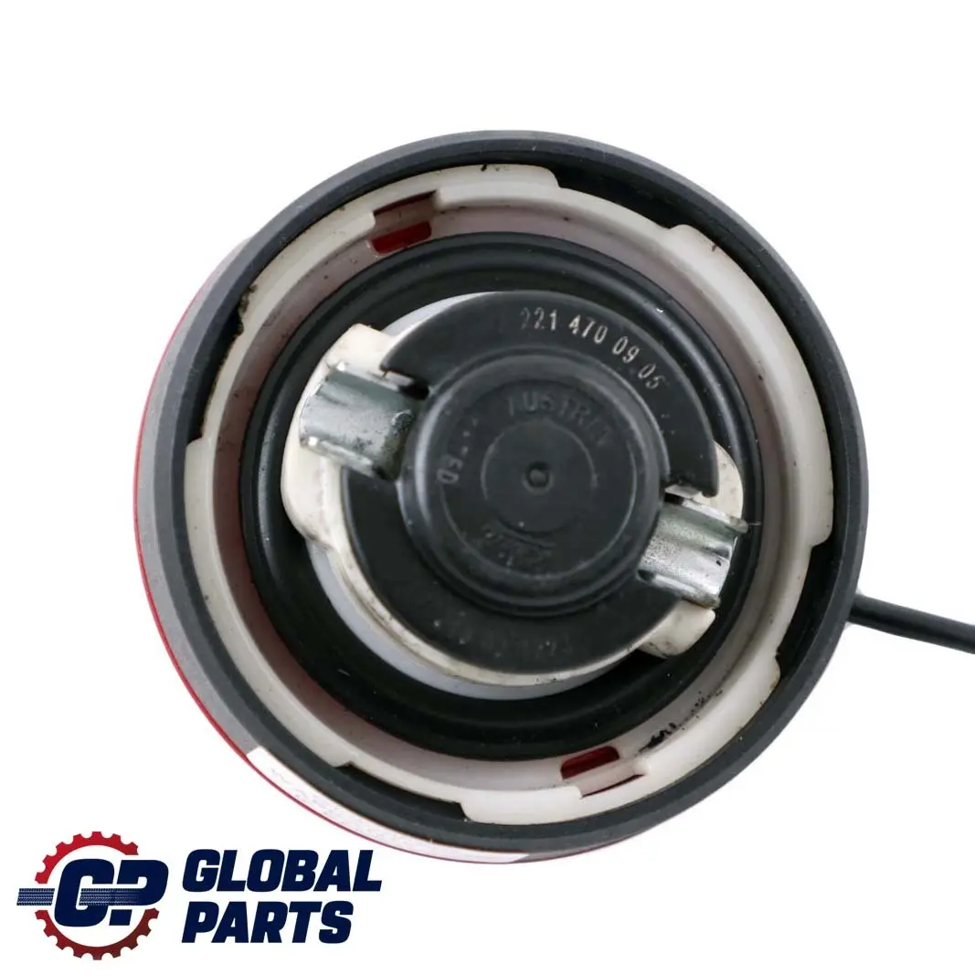 Mercedes W204 W207 W212 Tapón del depósito de combustible Diesel Rojo - SKU A2214700905 - Número de pieza A2214700905