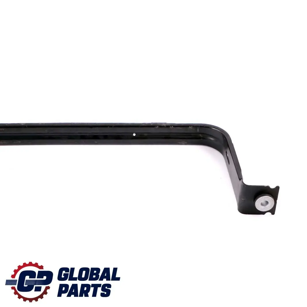 Serbatoio Carburante Sinistro Montaggio Cinghia Supporto Puntone per Mercedes W176 con numero di parte A2464700340 Mercedes W176 Serbatoio Carburante Sinistro Montaggio Cinghia Supporto Puntone - SKU A2464700340 - Numero di parte A2464700340